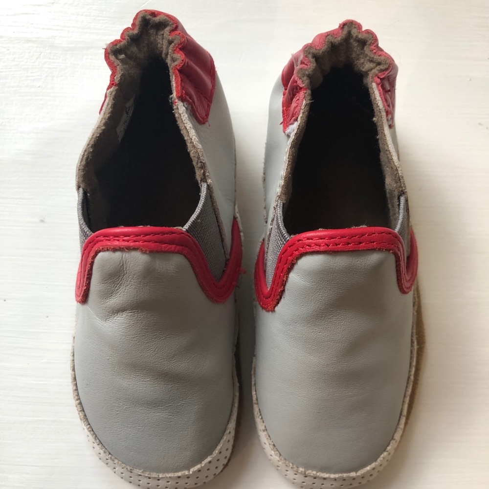 New - Robeez Shoes 12-18 months